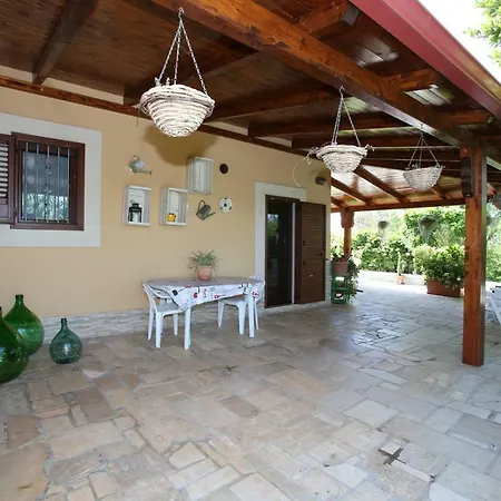 度假居 Roseti Di Campi